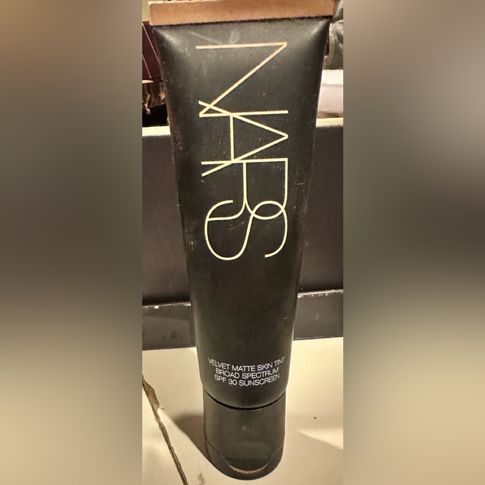 NARS VELVET MATTE SKIN TINT